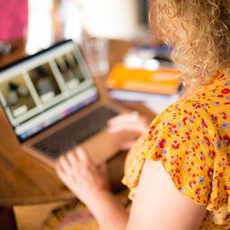 CHRISTMAS HOLIDAYS AND TRADING